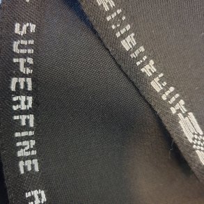 Drap� Kamgarn - Svart - (150cm bredde) P� LAGER N�