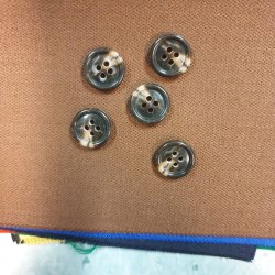 Brun melert knapp (15mm)