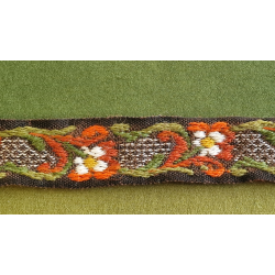 Ullbnd 40 mm - Skoggrnn og rust hovedfarger, gul, hvit. Brun bunn.