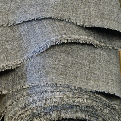 Klassisk grtt draktstoff - 44%ull/54%polyester/2% elastan