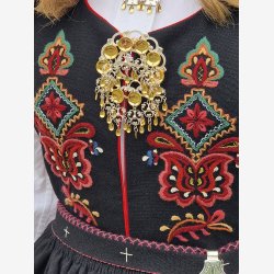 Sunnmrsbunad m/kep - Dame, svart norsk stoff - matr.pr - P LAGER N!