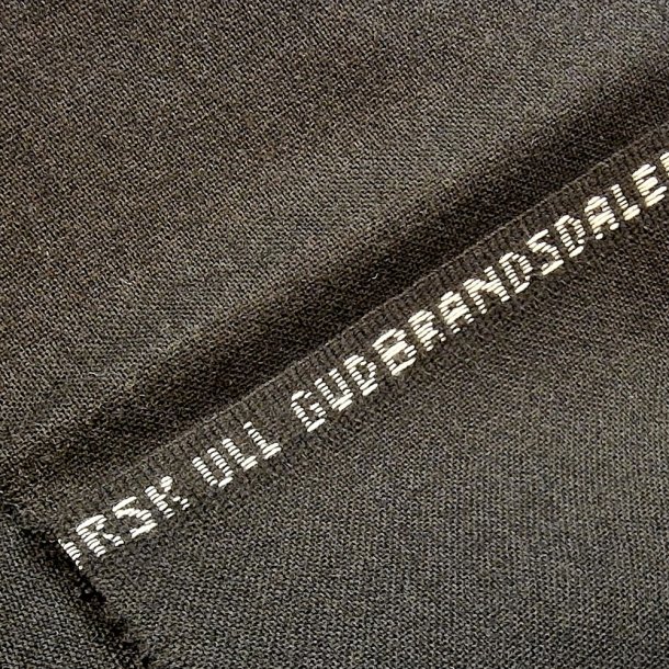 To-skaft Norsk ull - Kardet - 09 svart (140 cm) 