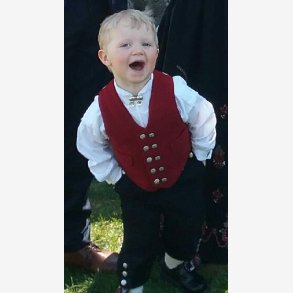 Materialpakke guttebunad ca 8 r (128 cm)